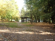 L'esplanade du kiosque du Calvaire en venant du Champ de Mars